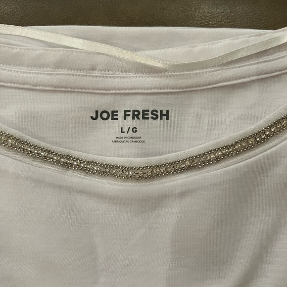 Joe Fresh White T-Shirt - Picture 3 of 3